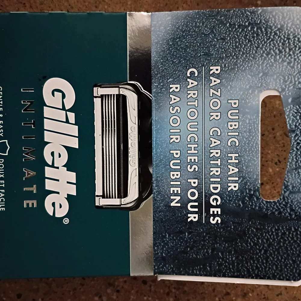 Gillette Razor Cartridges - Picture 1 of 2